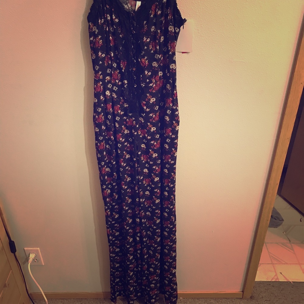 Xhilaration 💐 Floral Black Jumpsuit